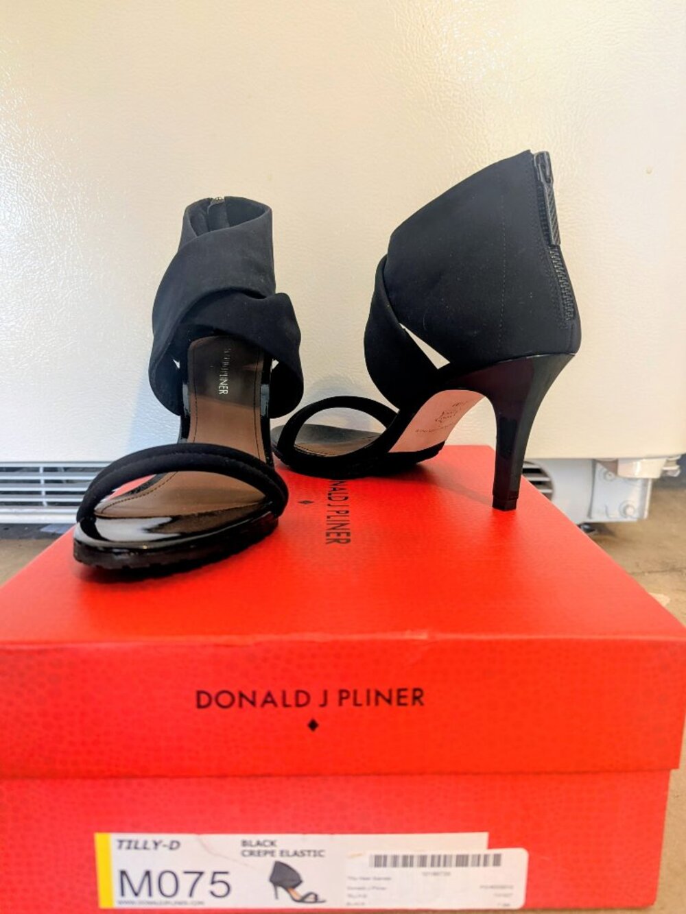 Donald J Pliner - Tilly heel black sz 7.5